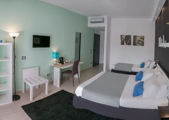 فندق مبيت وإفطار Ma&mi For تْشيفالو